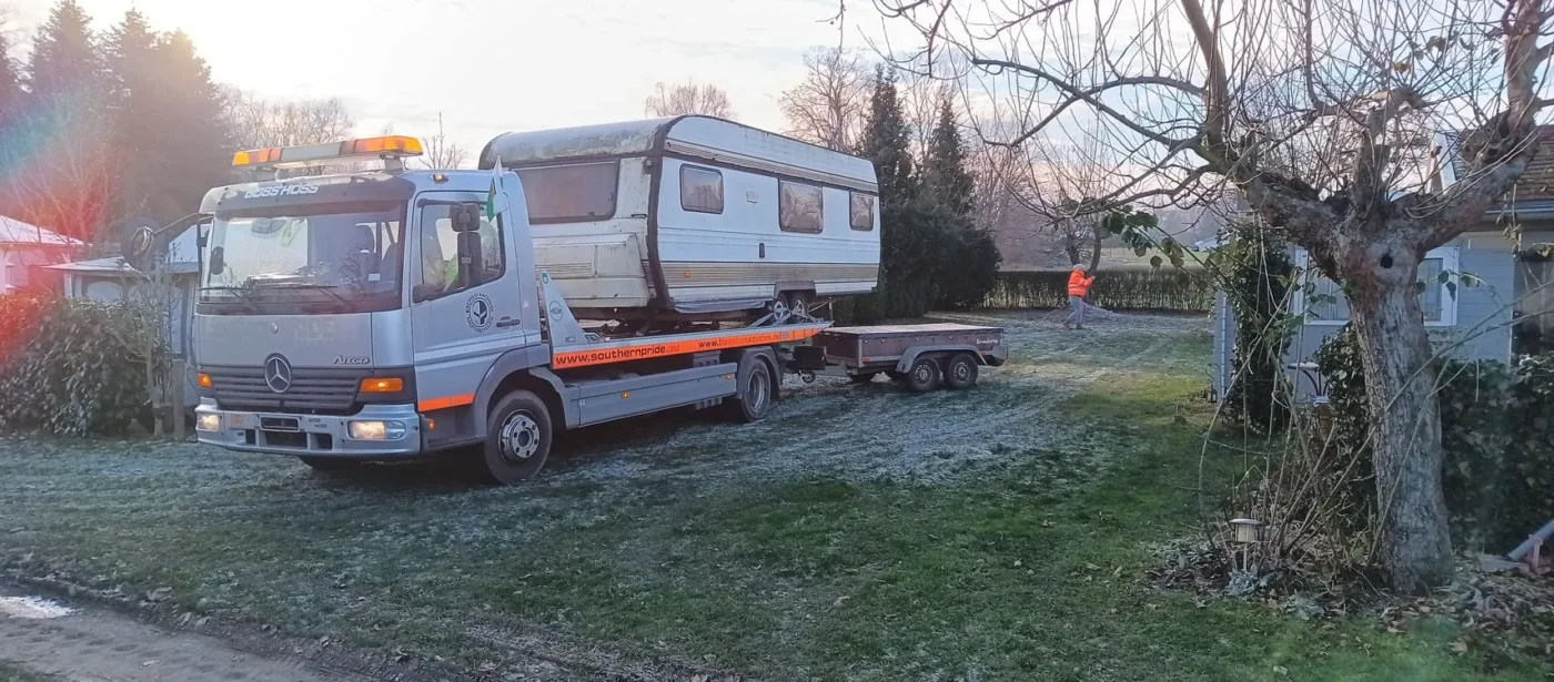Campingplatzauflösung , Campingplatz beräumen , Campingplatzräumung , Wohnwagen entsogen , Wohnwagenentsorgung , Wohnwagen transportieren , Wohnwagentransport