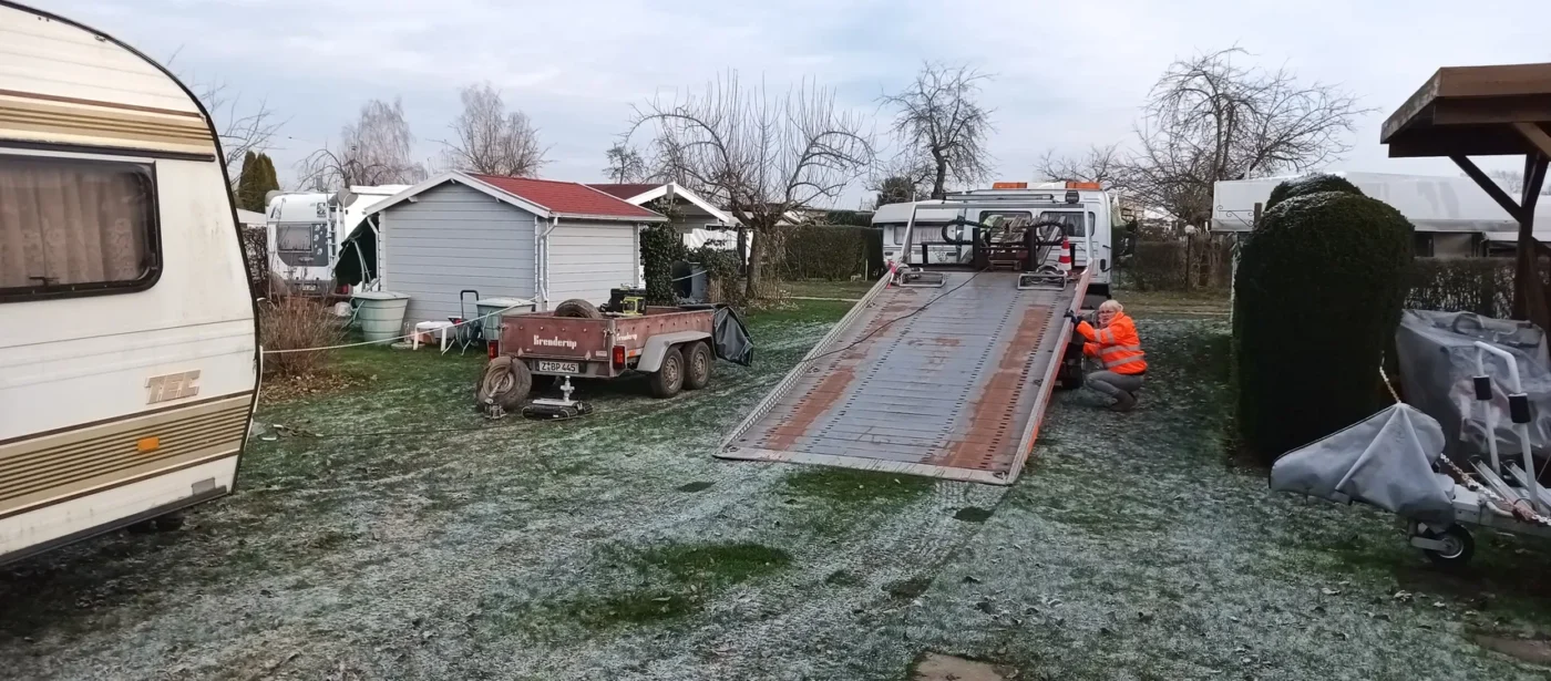 Campingplatzberäumung , Campingplatzauflösung , Wohnwagenentsorgung , Wohnwagentransport